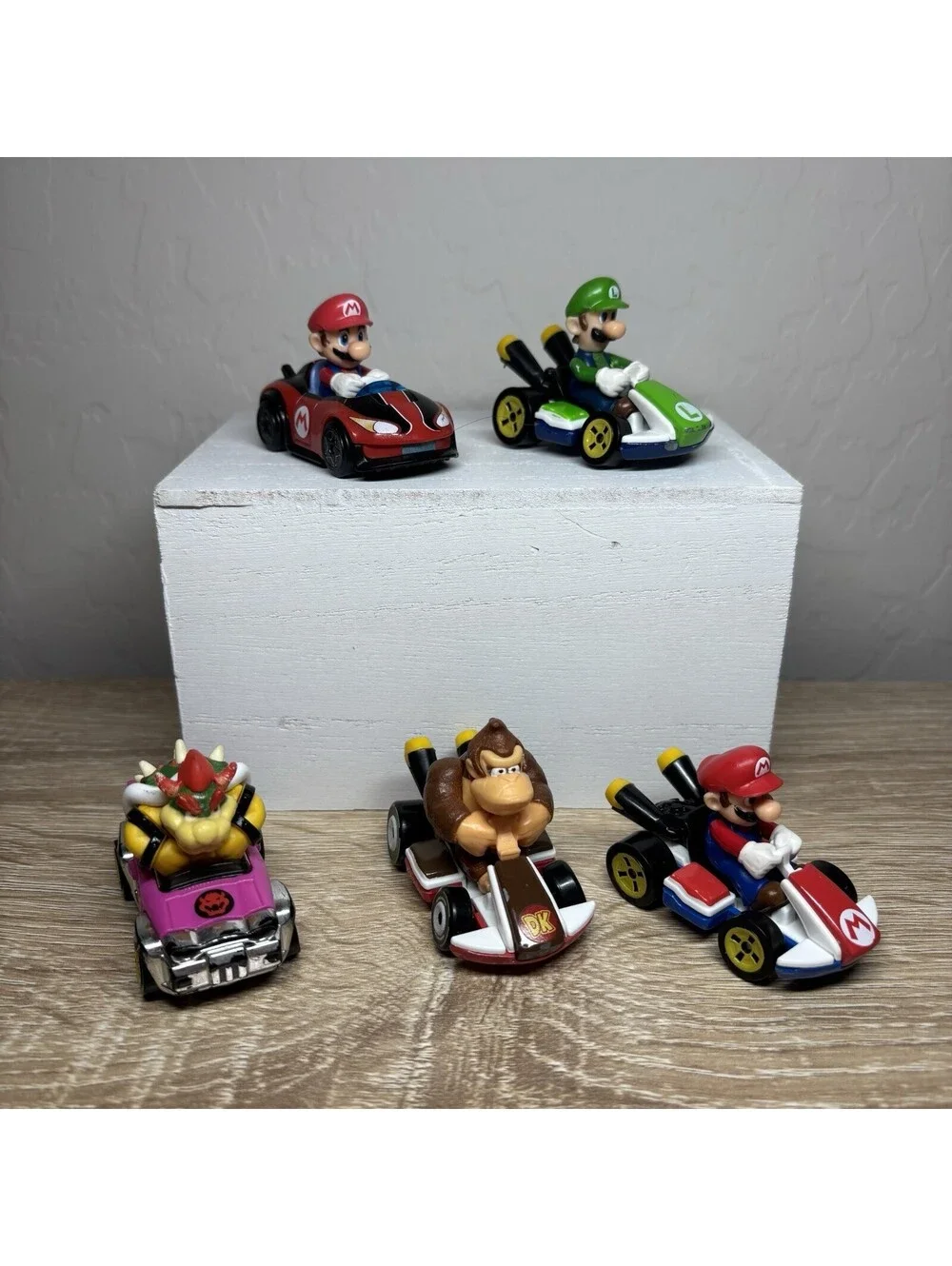 Hot Wheels Mario Kart Diecast Vehicle Lot 5 Pc Mario Luigi Bowser Donkey Kong